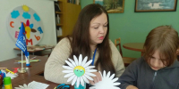 Юные беляногорцы мастерили поздравительные открытки - РузаРИА