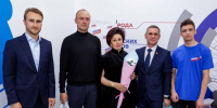 Максим Малахов и Богдан Булычёв поздравили супружеские пары, которые в этом году отмечают семейный юбилей - Магаданская областная Дума