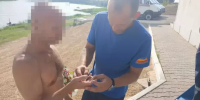 В Ростовской области мужчина застрял у буйков, попавшись на рыболовный крючок - DonDay.Ru