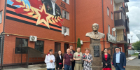 В Малгобеке приняли гостей приехавших почтить память выдающегося актёра, народного артиста СССР и защитника Малгобека Владимира  Этуша. - Администрация г. Малгобек