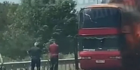 Пассажиров горящего автобуса под Батайском пересадят на резервный транспорт - DonDay.Ru