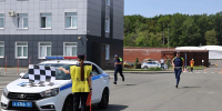 В Самаре, в рамках чемпионата МВД России по служебному многоборью, полицейские соревнуются в скоростном маневрировании на автомобилях - ГУ МВД Самарской области