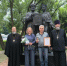В День семьи, любви и верности, у памятника Петру и Февронии чествовали тех, чья жизнь сама по себе является примером настоящей любви, крепости духа и преданности семье - Администрация Сергиево-Посадского района