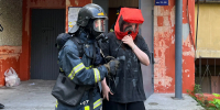 Пожарные спасли 2-летнюю девочку из огня в Челябинске - Вечерний Челябинск