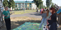 В День семьи, любви и верности наша библиотека превратилась в настоящий центр притяжения для детей и родителей - Мокшанский район