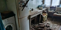 «Слава богу, мама ночевала у меня»: в жилом доме в Славском округе обвалился потолок (видео) - Новости Калининграда | Фото: Елена - Klops.Ru