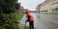 Специалисты ООО «БЛАГОУСТРОЙСТВО» ликвидировали последствия вчерашней непогоды на территории города Курска. - Город Курск
