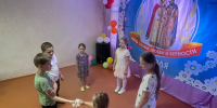 Ромашковое настроение: как в Кафтинской библиотеке отметили День семьи, любви и верности - Бологовский район