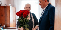 Губернатор Курской области поздравил со 101-летием ветерана Надежду Есину - Курская правда