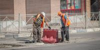 На улице Калинина приступили к монтажу современных остановочных павильонов - ИА Наш Брянск.ru
