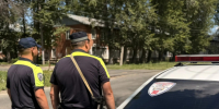 Полицейские спасли терявшую сознание девочку - ребенка на руках несли в больницу - КТВ-ЛУЧ