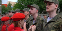 Сегодня в столице Поморья почти 60 новобранцев отправились служить в научно-производственную роту «Севмаша» - ГТРК Поморье