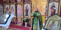 Божественная литургия в день памяти святых благоверных князя Петра и княгини Февронии в храме в честь иконы Пресвятой Богородицы «Всецарица» - Клетнянское благочиние