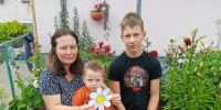 Уличная акция "Ромашка на счастье". Гнездиловский СДК. - Социально-культурное объединение