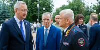 Владислав Шапша поздравил сотрудников Госавтоинспекции с 90-летним юбилеем - Газета Знамя труда