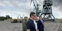 Пожарный поезд привлекли для тушения возгорания в порту Таганрога - DonDay.Ru