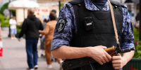 В центре Москвы росгвардейцы задержали молодых людей, нарушавших общественный порядок (видео) - Росгвардия