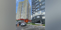 Сильный ветер выбил окна на верхних этажах дома на Ленинском проспекте в Воронеже - РИА Воронеж