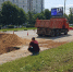 На улице Мира раскопали большую яму, чтобы провести неотложные работы на водопроводе - Zebra-TV.Ru