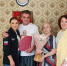 Министр труда ЛНР поздравила семью Ивановых с Днём семьи, любви и верности - Министерство труда и социальной политики ЛНР