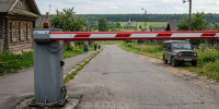 В Калининском округе действует запрет на самовольную установку шлагбаумов - Калининский район