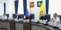 Олег Мельниченко поручил создать областной штаб по организации уборки урожая - Правительство