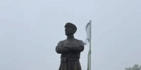 Во Владивостоке начали устанавливать памятник прапорщику Комарову - Prim.News