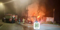 Пьяный водитель без прав врезался в контейнер в Корсакове — автомобиль загорелся, пострадали двое - SakhalinMedia.Ru