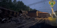 На Красноярской железной дороге с пути сошли и опрокинулись 14 гружёных вагонов - Газета Красноярский рабочий