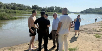 Пятеро оренбуржцев получили протоколы за купание в запрещённом месте на Урале - ProOren.Ru
