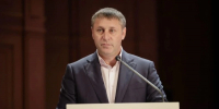 Александр Шуваев наградил стобалльников ЕГЭ в Белгороде - Сетевое издание Знамя 31