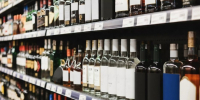 Алкоголь. Полка с алкоголем. Продажа алкоголя. Вино. - Газета Бийский рабочий