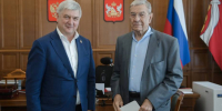 Губернатор Александр Гусев поздравил с юбилеем почетного гражданина Воронежской области и города Воронежа Владимира Рачука - РИА Воронеж