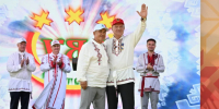 Рустам Минниханов вручил Зюганову орден «Дуслык» во время празднования Уява - ГТРК Татарстан