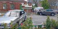 В Ростове ребёнок и двое взрослых пострадали в ДТП из-за лихача на Porsche Cayenne - Панорама