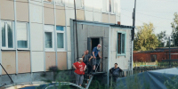 Югорчане показали губернатору многоквартирный дом с провалами в полу и дырявой крышей - РИЦ Югра