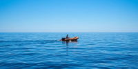 В Охинском районе рыбака на лодке едва не унесло в открытое море - News.Astv.Ru