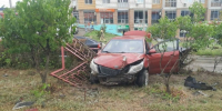 В полиции рассказали подробности ДТП с «повисшим» на турникете автомобилем на улице Некрасова - Блокнот Камышин