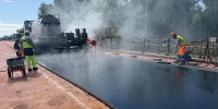 На мосту через Сакмару в Оренбурге начали укладывать асфальт - Газета Оренбуржье
