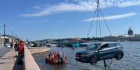 Из-за урагана в Петербурге пострадали 19 автомобилей - Петербургский дневник