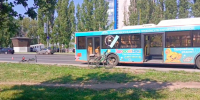 50-летняя велосипедистка пострадала в ДТП с автобусом в Нижнем Новгороде - фото 1 - vGorodeN.Ru