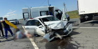 В Акбулакском районе легковушка врезалась в фуру, пострадали два человека - ProOren.Ru