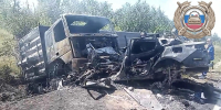 В Балаковском районе легковушка и грузовик сгорели после ДТП. Один человек погиб - Четвертая Власть