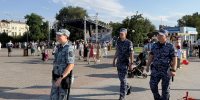 Росгвардейцы обеспечили безопасность празднования Дня рыбака в Астрахани - Росгвардия