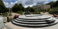  В сквере «Покорителей космоса» завершается обновление постамента памятника «Звездные люди Земли» - Администрация г. Королёв