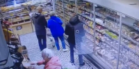 Сыр, да колбаса: в Мурманске задержали мужчину за кражу продуктов на 8 тысяч рублей - Вечерний Мурманск