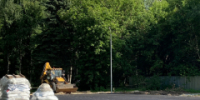 Благоустройство спортплощадки в Центральном парке культуры продолжается - I-ola.Ru