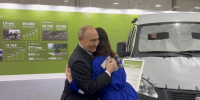 Путин обнял курского фельдшера Юлию Шабалину - Курские Известия