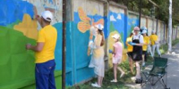 Курганские художники продолжают преображать фасады зданий и заборы муралами - Новый мир