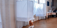 Кабинка в зале для выборов - UstLabInfo.Ru